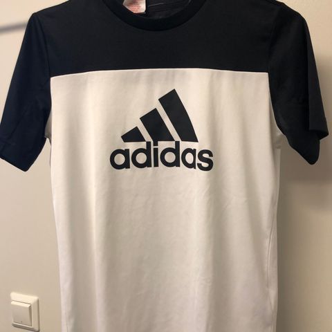 Adidas treningstrøye