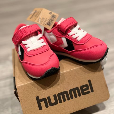 Hummel barnesko