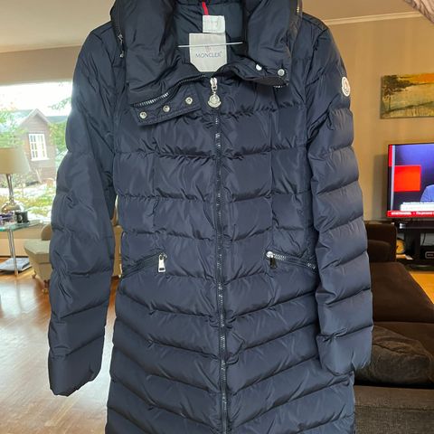 Moncler dunkåpe - renset