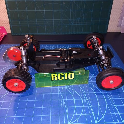 Vintage Losi Junior 2 buggy 1/10. Vintage hjul Losi, Yokomo, Team Ass, Marui etc