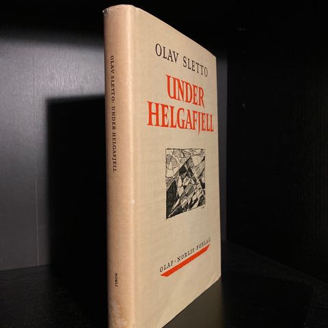 📚BORGE ANTIKVARIAT: «Under Helgafjell» Olav Sletto