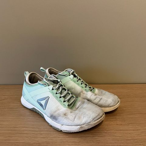 Reebok treningssko strl 39