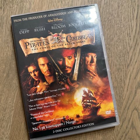 Pirates of the Caribbean The Curse of the Black Pearl (DVD)