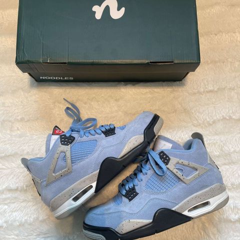 Air Jordan 4UNC