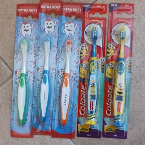 Nye tannbørster til barn