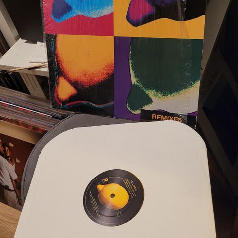 U2 lemon 12" EP single, 33rpm, yellow transparent vinyl