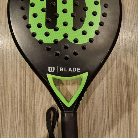 Wilson Blade Team V2 Black padel racket