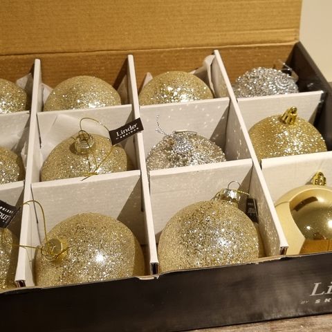 NYE! Champagne/gullfargede julekuler selges samlet