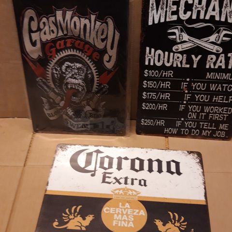 Metal skilt. Gas monkey.  Corona extra . Mm. Kr 200 stk. Frakt 55