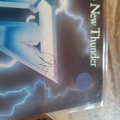 Selger signert kopi av TNT - Knights Of The New Thunder Vinyl