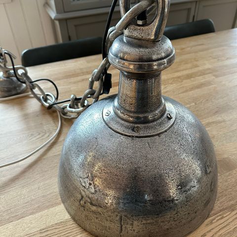 Stilig lampe - industristil