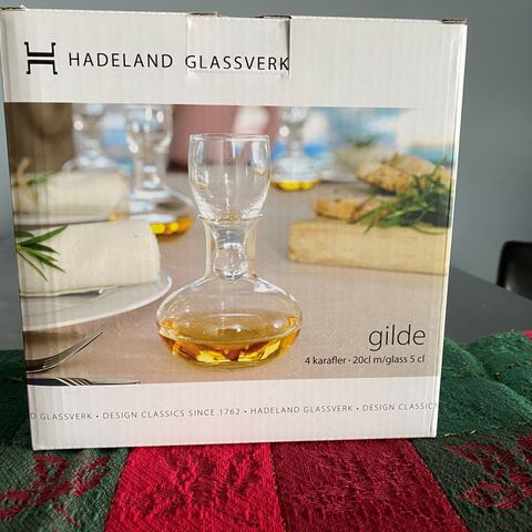 Ny, ubrukt 4-pk Hadeland Gilde akevitt-/drammekaraffel 20cl m/glass 5cl