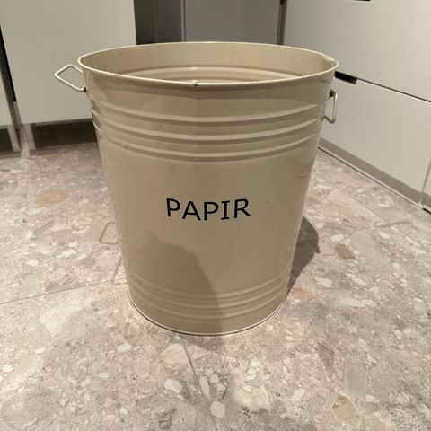 Papir søppelbøtte