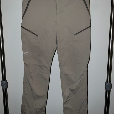 Arcteryx/Arc’teryx bukse, size 8