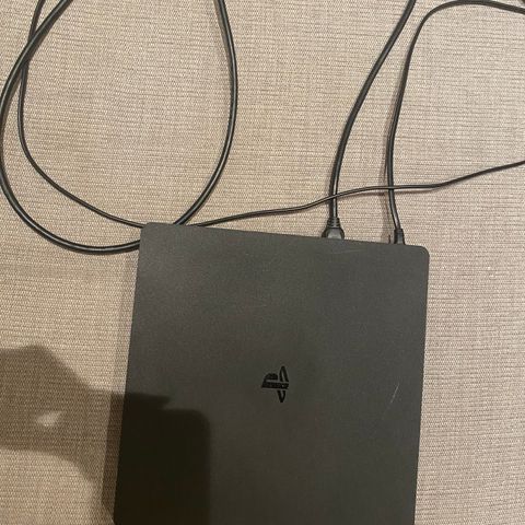 PlayStation 4 slim 1TB (PS4)