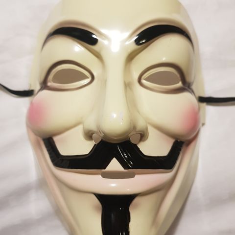 Maske frå Anonymous / V for Vendetta / Guy Fawkes