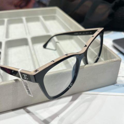 Chanel briller ønskes kjøpt
