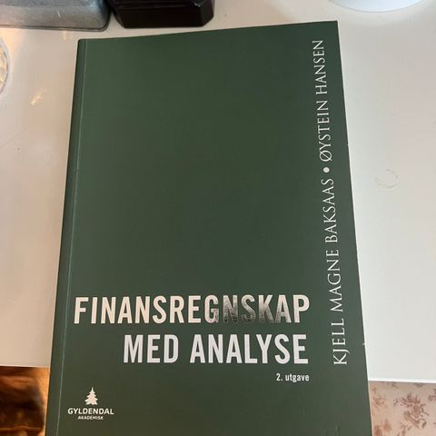 Finansregnskap med analyse