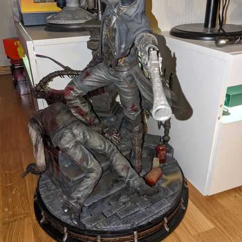 Bloodborne statue The hunter fra Prime1 Studios