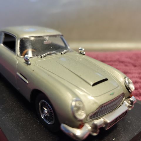 Aston Martin DB5 Lengde 110mm.skala 1/43