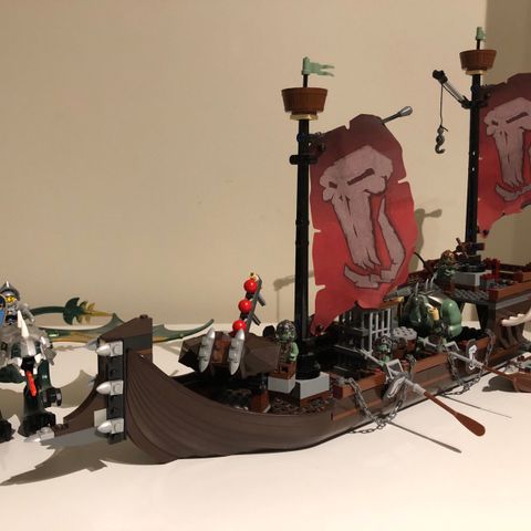 Lego Castle 7048 - Troll Warship - 2008