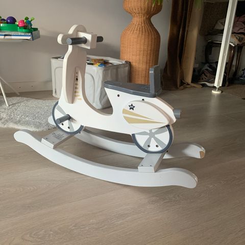 Kid's concept gyngescooter