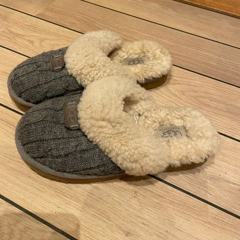 Pent brukte uggs tøfler str 31