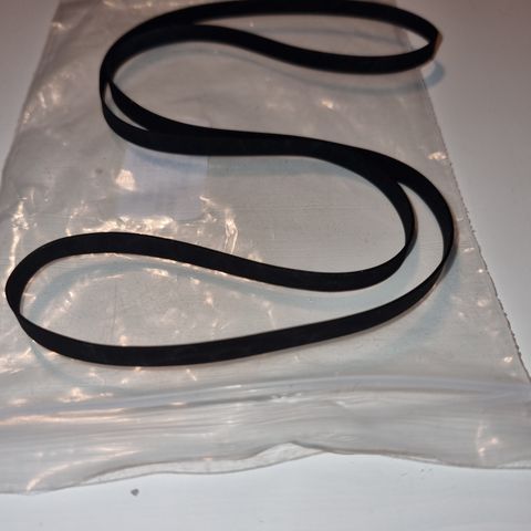 627mm x 5mm x 0.6mm bredde belter Rubber Belt. Passer til Sony HMK 70 :)