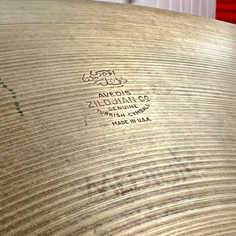 60-talls Zildjan Avedis 24” medium ride