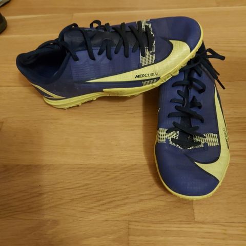 Nike fotballsko str 36