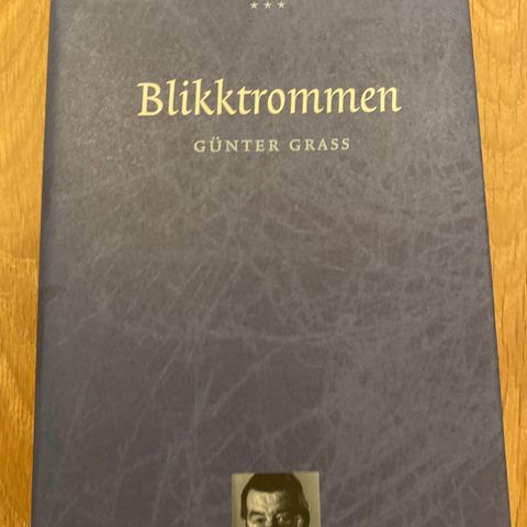 Bøker fra Verdensbiblioteket - Et dukkehjem og Blikktrommen