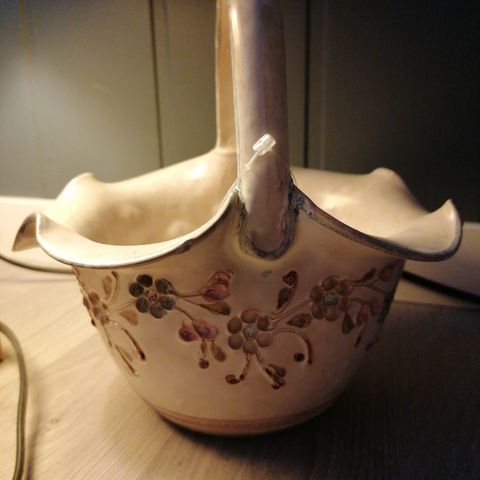 Keramikk skål/potte m/hank