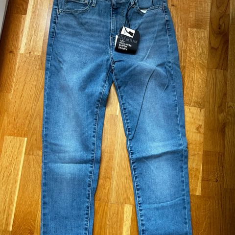 Levis bukse 720 super skinny str. 27