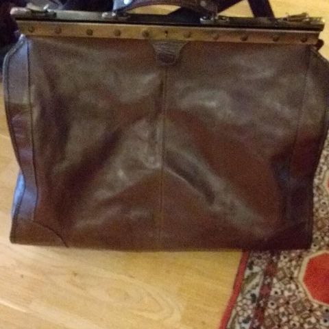 Leather doctor bag brown, vintage