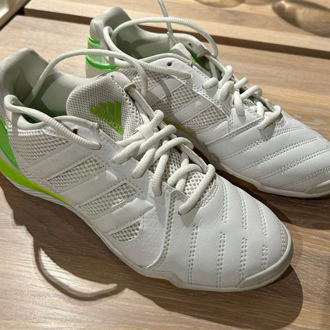 Adidas sala foybsllsko innenndørs