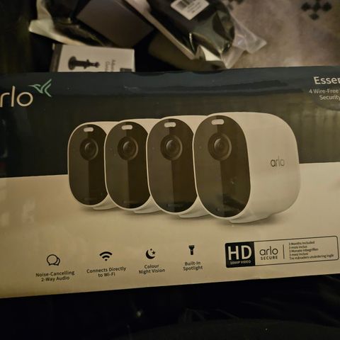 6stk arlo Essential og arlo ringeklokke