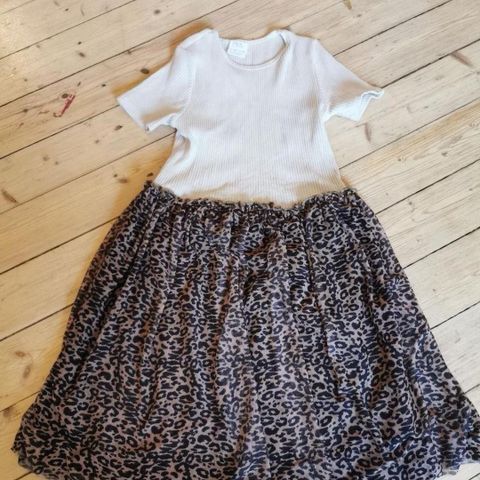 Leopardmønster / hvit Kjole fra Zara str 140 (10 år)