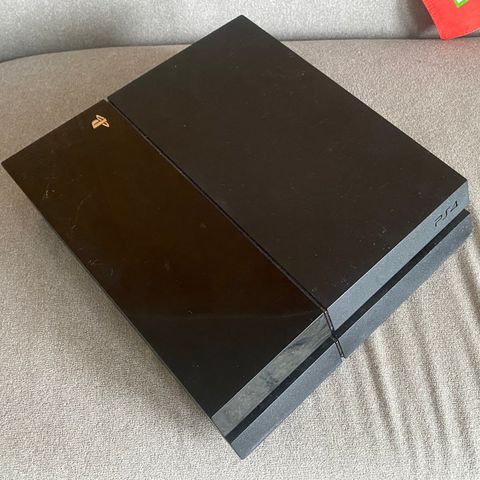 PlayStation 4  500 GB