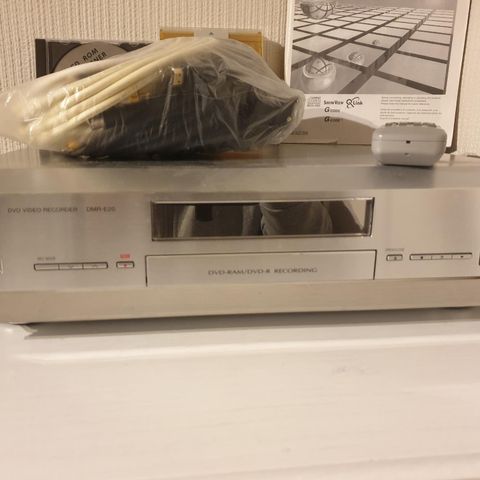 Panasonic DVD Video Recorder DMR-E20 minimalt brukt selges hbo kr 1500,-