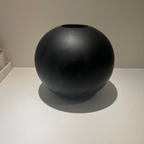 Cooee ball vase 30 cm