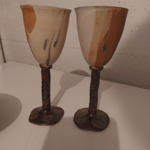 2 vinglass i keramikk fra Amflora design