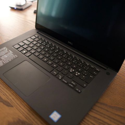 Dell XPS 15-7590 15,6" UHD OLED (sølv)