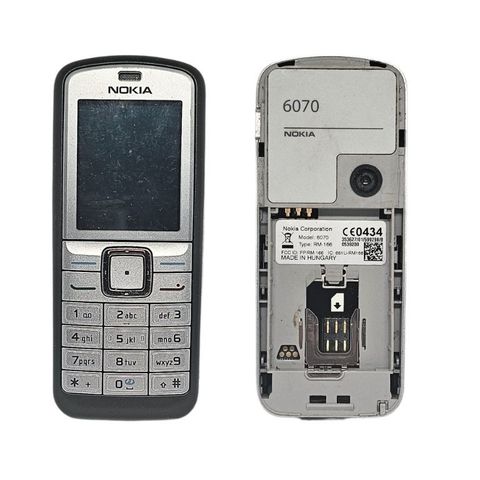 Nokia 6070 mobiltelefon Uten batteri og bakdeksel