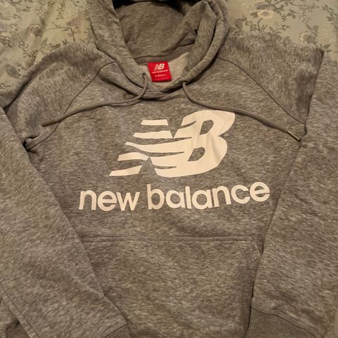 Hettegenser fra New Balance