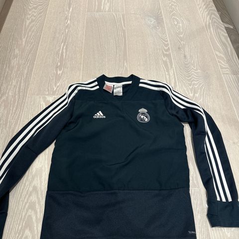 Adidas genser str152