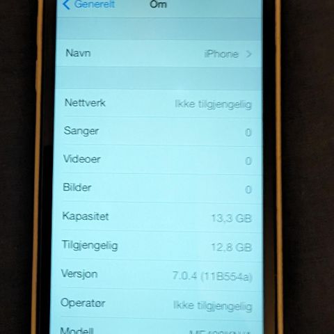 Hvit iPhone 5C 16GB med iOS 7.0.4 og Slide to unlock!