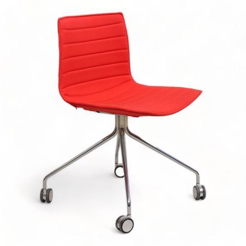 2 stk. Nyrenset | Arper Catifa stol i fargen rød