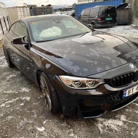 Bmw M4 -15 selgast i delar