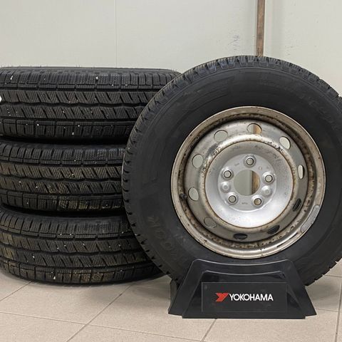 Hankook Winter I*cept LV 215/70R15C Bobil/fiat piggfri med stål felg