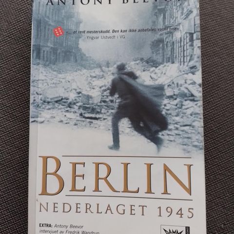 BERLIN - Nederlaget 1945 - Antony Beevor